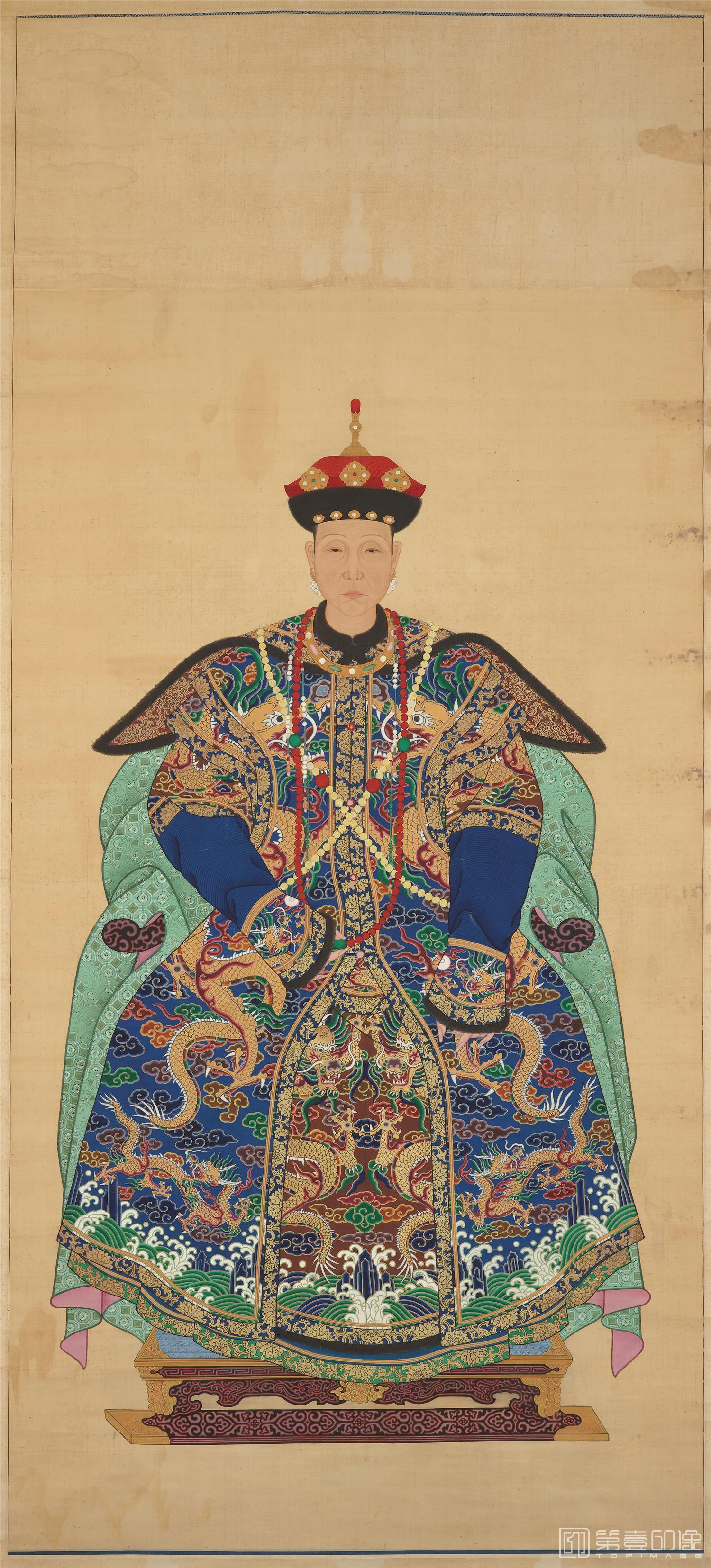 国画-历代帝王贵妃大臣朝服像 (孝圣宪皇后)绢本-106×234
