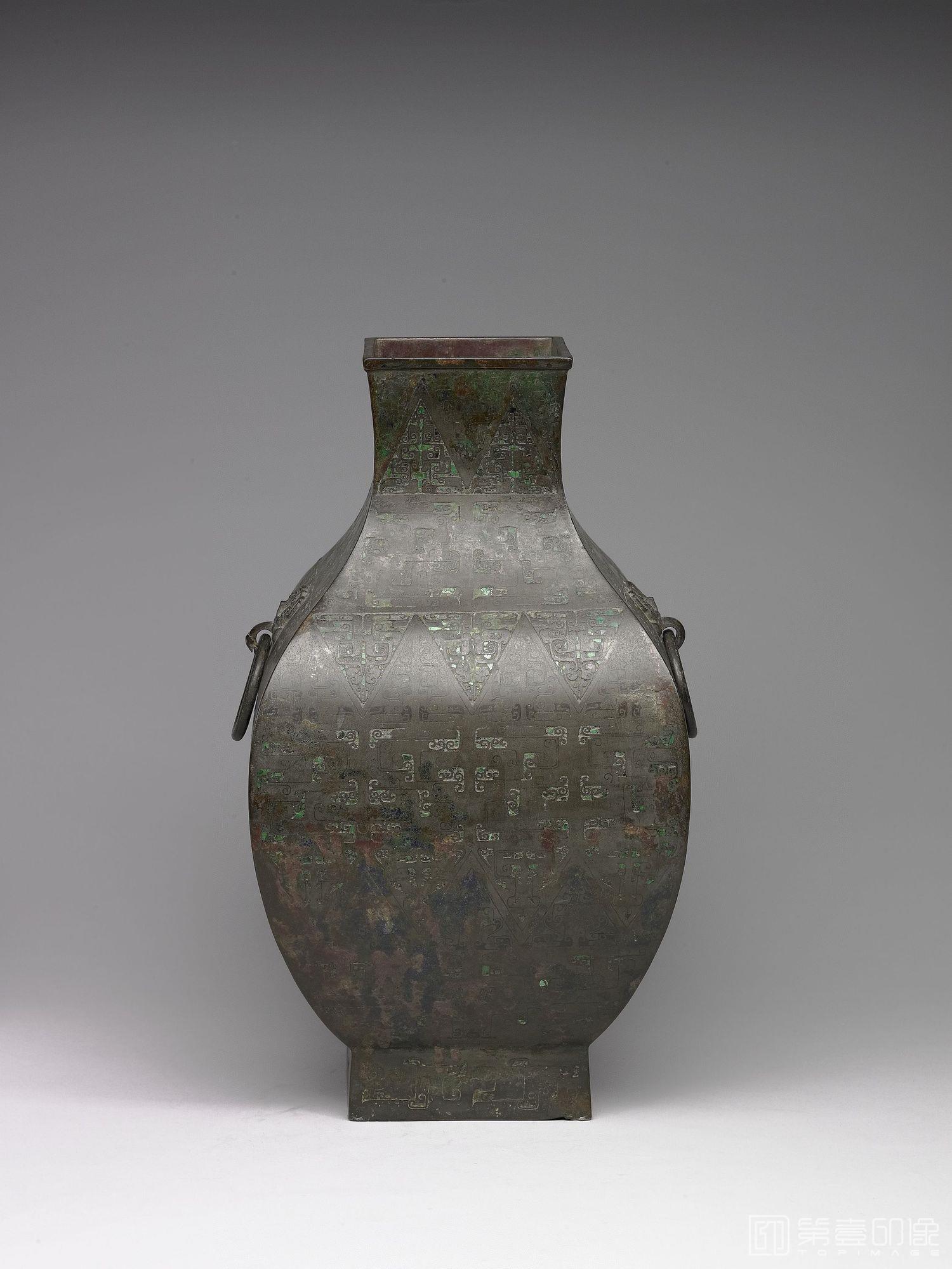 摄影-公元前475年-公元前221年 嵌孔雀石三角云纹钫-高44.3cm 口径11.7x11.9cm
