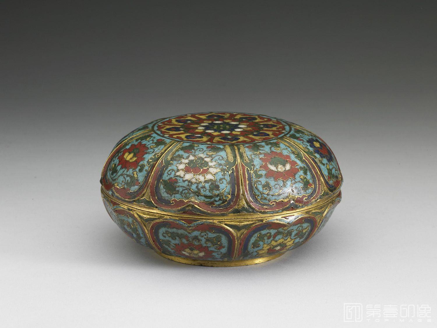摄影-公元1450-1456年 掐丝珐琅番莲纹盒-1-高6.3cm 口径12.4cm