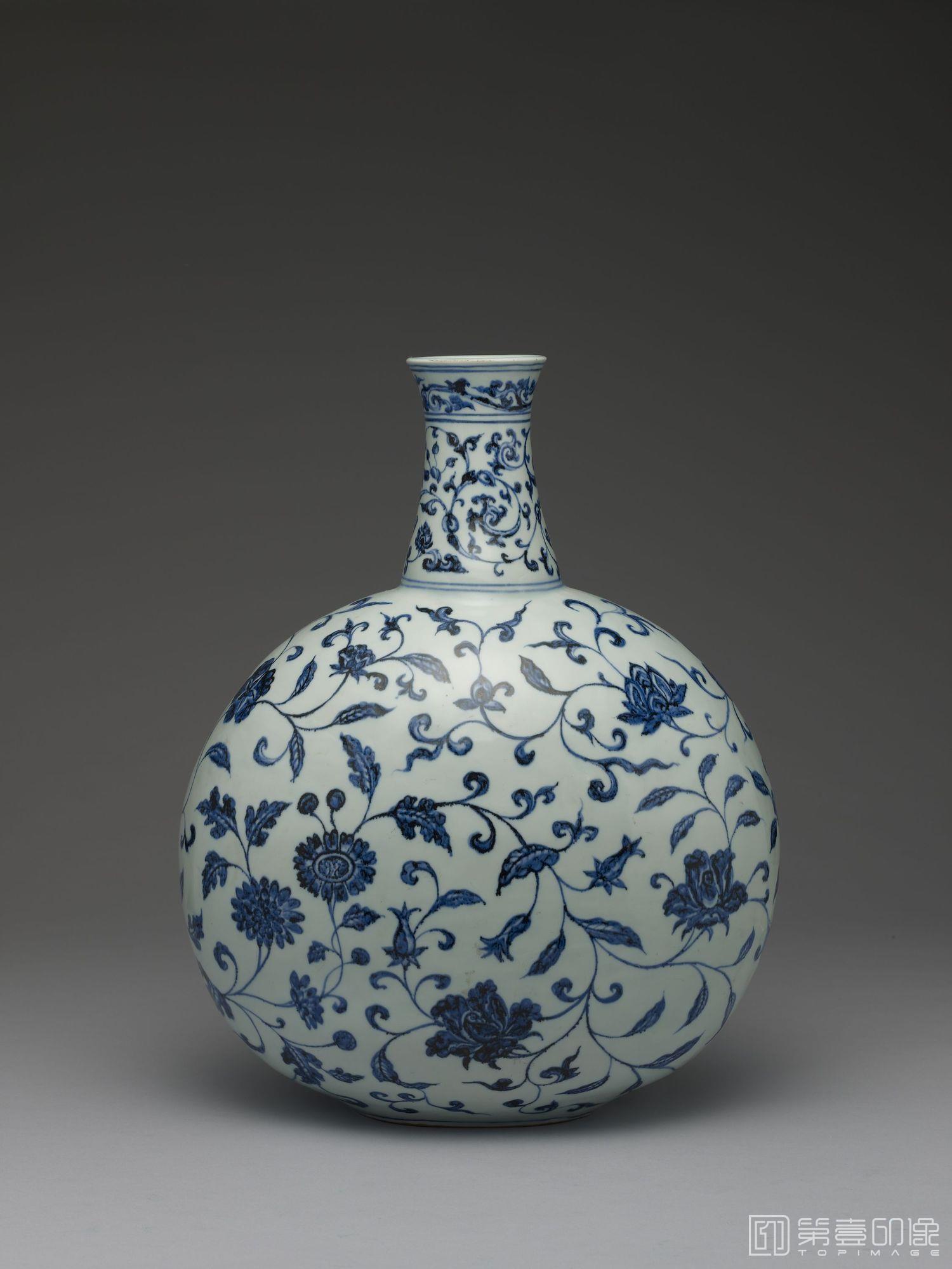 摄影-公元1403-1424年 青花四季花卉纹扁壶-高43.7cm 口径8cm 底径14.6×9.8cm