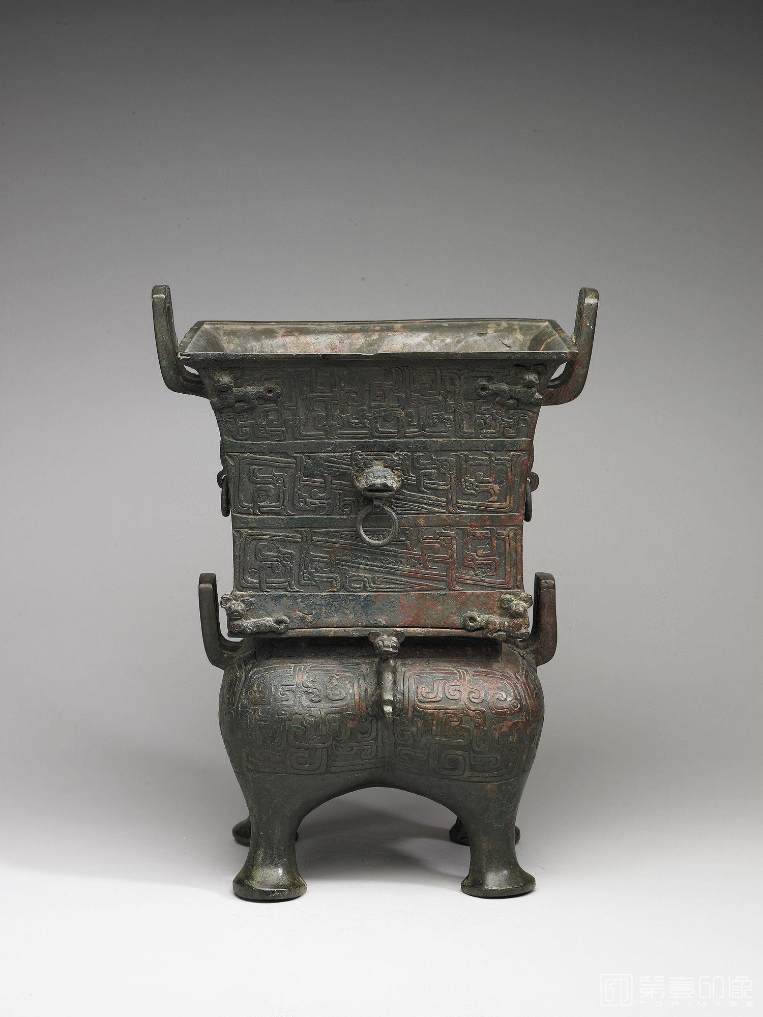 摄影-公元前8-前5世纪 吐舌夔纹方甗-高42.5cm