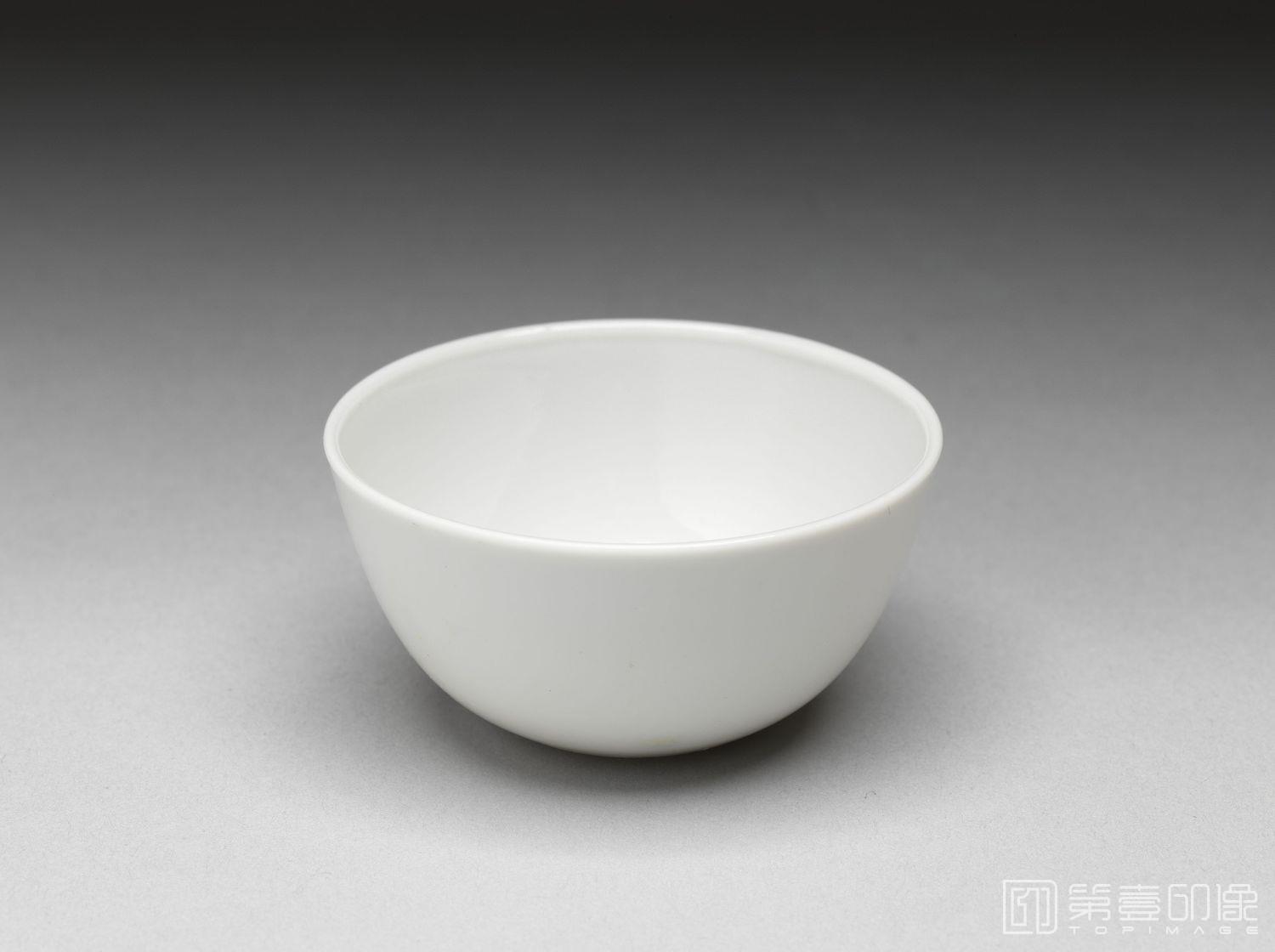 摄影-清-雍正 公元1723-1735年 清 雍正款 白瓷杯 (附木座)-高2.9cm