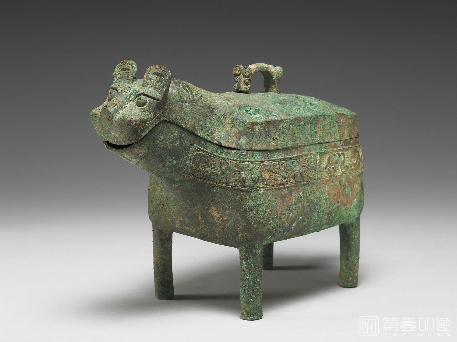 摄影-公元前10世纪中叶-前9世纪中叶 夷曰匜-通盖高19.6cm 长27.2cm 口径21.3×9.7cm