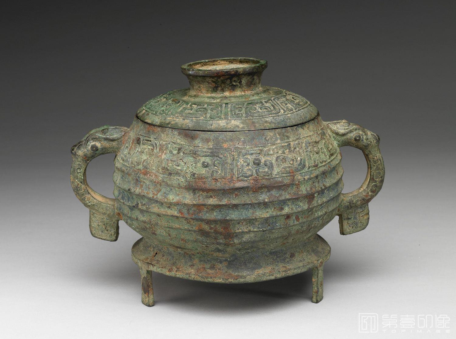摄影-公元前10世纪中叶-前9世纪中叶 黹处簋-通盖高21.4cm 腹深11.8cm 口径16.5cm 底径18.3cm 腹围68.6cm