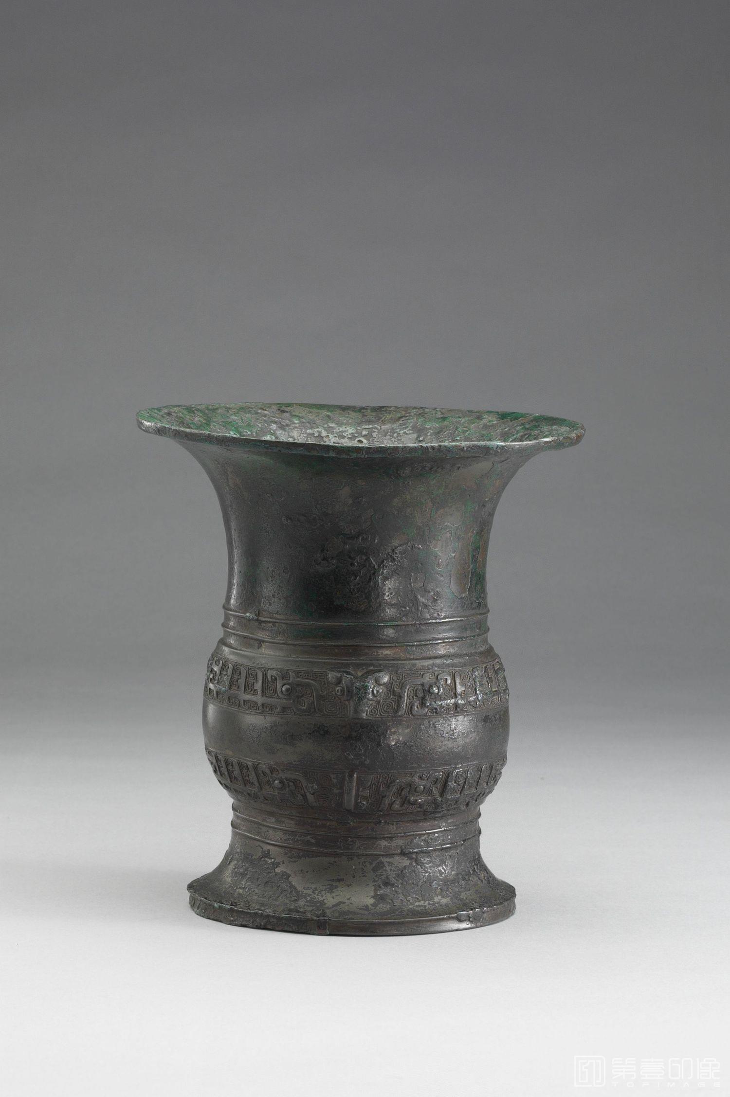 摄影-公元前11世纪中叶-前10世纪中叶 欼尊-通高21cm 腹深17.5cm 口径18.8cm 底径13.6cm 腹围38.8cm