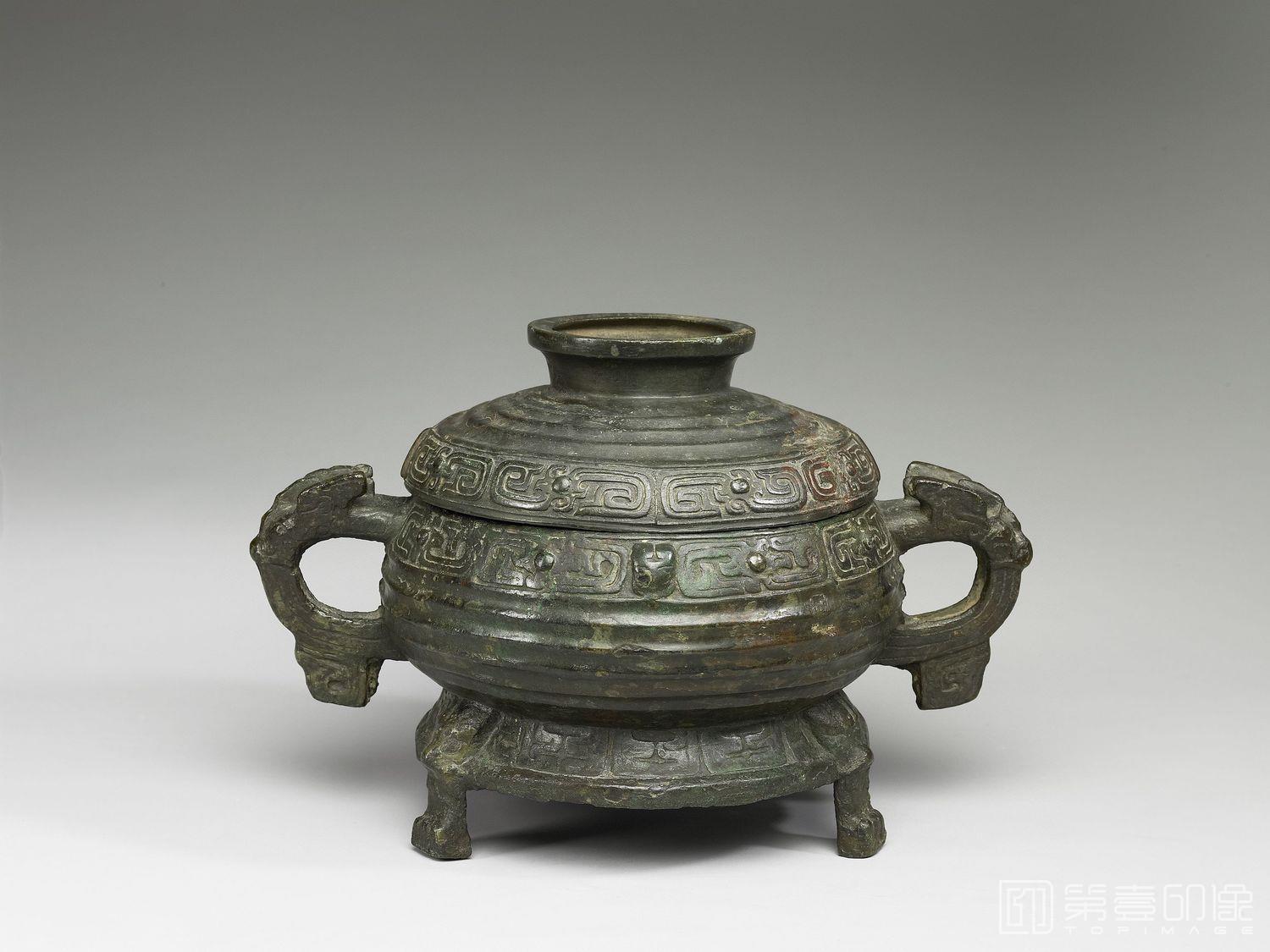 摄影-公元前9世纪中叶-前771年 鲁伯大父簋-通盖高24cm 腹深11.15cm 口径20.4cm 腹围79.5cm