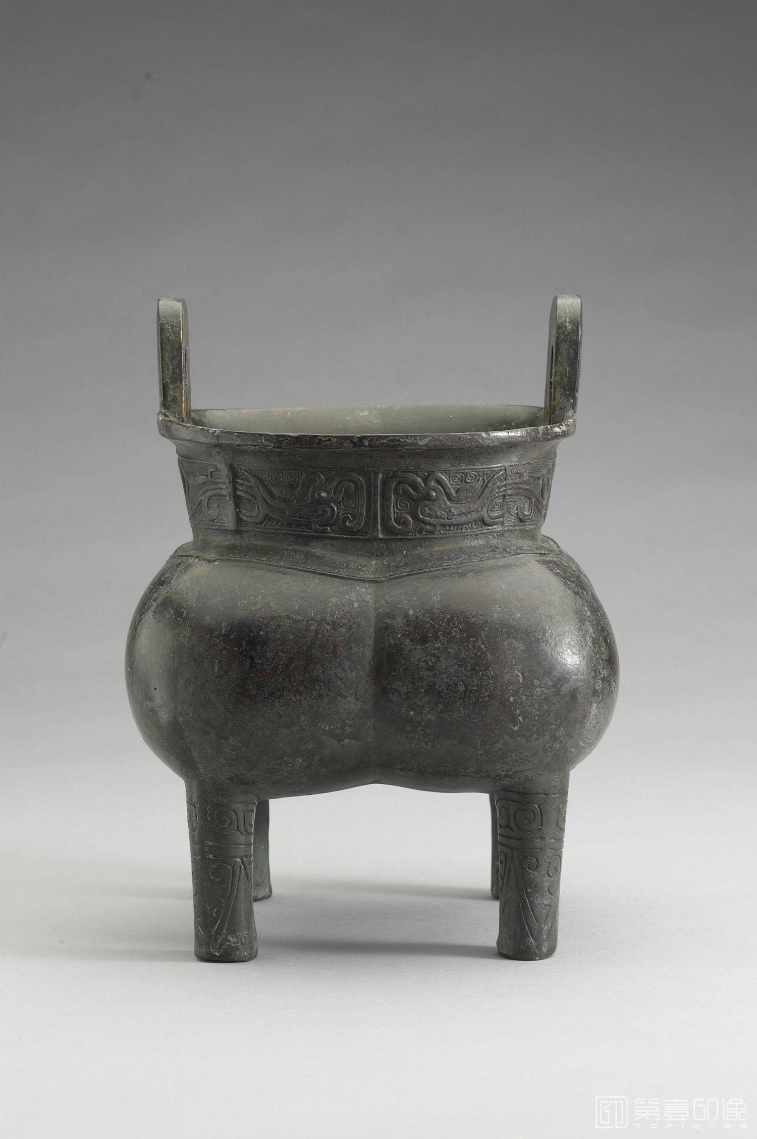 摄影-公元前1046~771年 凤鸟纹鬲鼎-宽21.4cm 高24cm