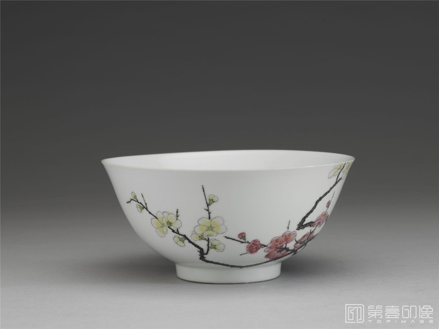 文物-珐琅彩梅花纹碗 高6.8公分 口径14.8公分