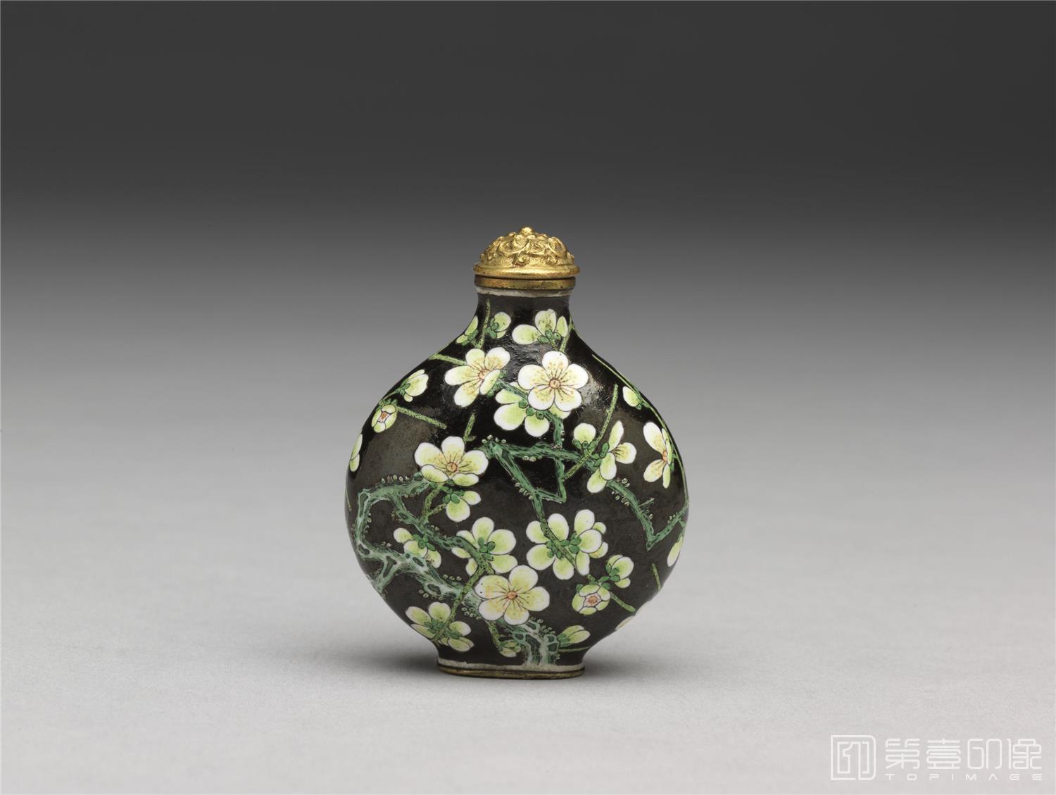 文物-铜胎画珐琅黑地白梅鼻烟壶 高5.7公分 宽4.5公分